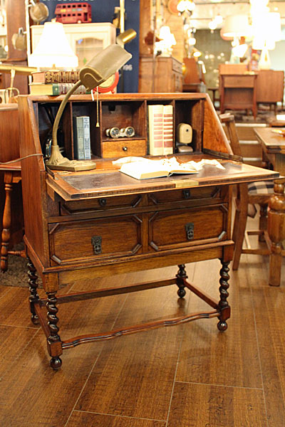 at's(アッツ)□antique & Vintage furniture restore shop