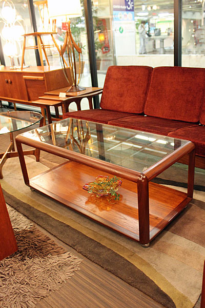 antique & Vintage furniture at's(アッツ)□ / Gplan ガラストップ