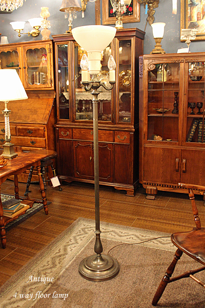 antique & Vintage furniture at's(アッツ)□ / アンティーク フロア 